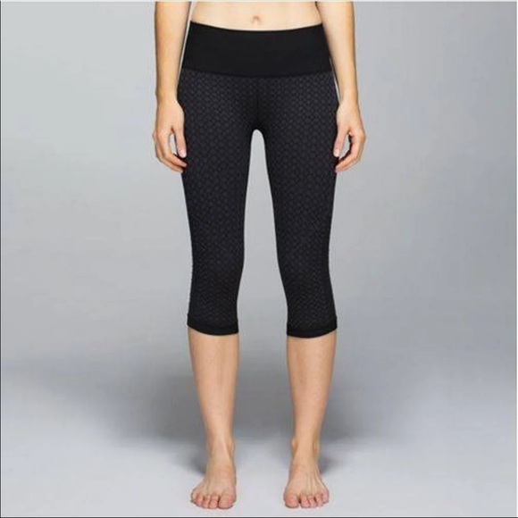 Lululemon In The Flow Crops Soul Geo Print Size 4 - Picture 4 of 7